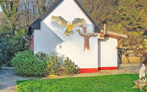 Eagle Nest: Jardin, Peindre, Cour