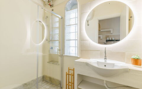Ville Poggioreale: Design Intérieur, Mur, Sol, Sol, Luminaire Plomberie, Salle De Bains, Plafond, Éclairage, Plomberie, Luminaire