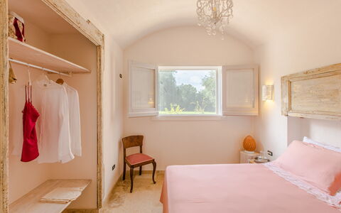 Trullo Della Quercia: Design Intérieur, Mur, Meubles, Chambre, Bois, Sol, Sol, Lit, Textile, Plafond