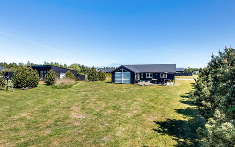 Danika - 1.5Km from the Sea: Maison, Domicile, Toit, Chalet, Biens, Aménagement Paysager, Batiments Jardin, Siding, Ferme