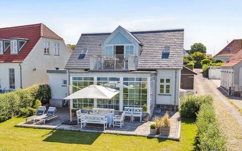 Devis - 75M from the Sea: À Déchaumer, Chalet, Maison, Toit, Domicile, Ferme, Cabane, Biens, Village