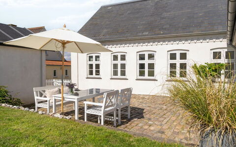 Devis - 75M from the Sea: À Déchaumer, Chalet, Maison, Toit, Domicile, Ferme, Cabane, Biens, Village