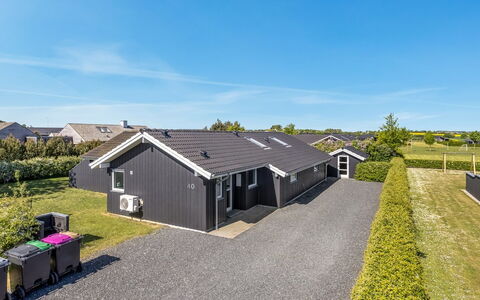 Delko - 650M from the Sea: Maison, Toit, Domicile, Chalet, Biens, Ferme, Villa, Porche, Siding