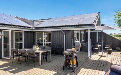 Delko - 650M from the Sea: Maison, Toit, Domicile, Chalet, Biens, Ferme, Villa, Porche, Siding