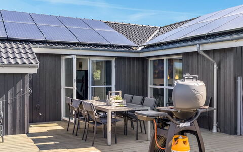 Delko - 650M from the Sea: Maison, Toit, Domicile, Chalet, Biens, Ferme, Villa, Porche, Siding