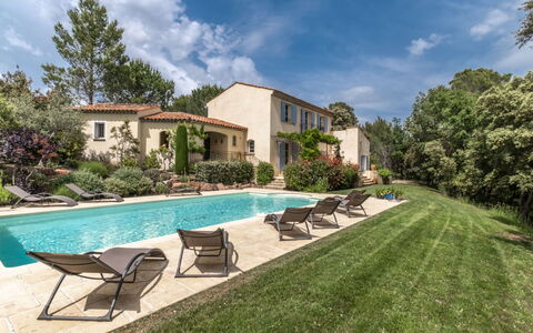 Les Domaines de St. Endréol: Mobilier De Jardin, Piscine, Recours, Balancelle, Loisir, Ombre, Vacances, Ville Resort, Parapluie