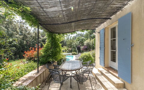 Les Domaines de St. Endréol: Mobilier De Jardin, Piscine, Recours, Balancelle, Loisir, Ombre, Vacances, Ville Resort, Parapluie