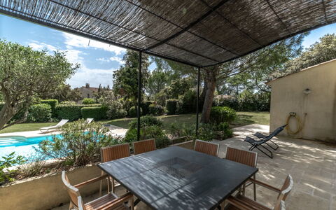Les Domaines de St. Endréol: Mobilier De Jardin, Piscine, Recours, Balancelle, Loisir, Ombre, Vacances, Ville Resort, Parapluie