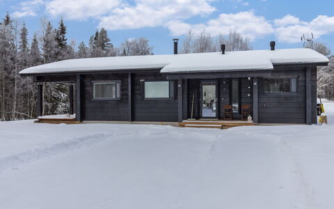 Villa Tuisku: Bois, Maison, Chalet, Domicile, Toit, Porte, Siding, L'Hiver, Gelé, Neige