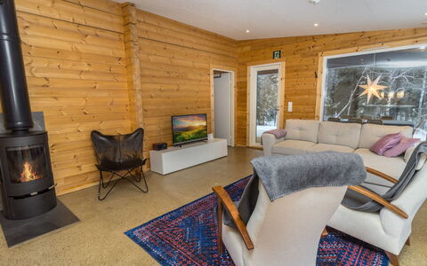 Villa Tuisku: Bois, Sol, Design Intérieur, Meubles, Sol, Parquet, Domicile, Plafond, Salon, Canapé