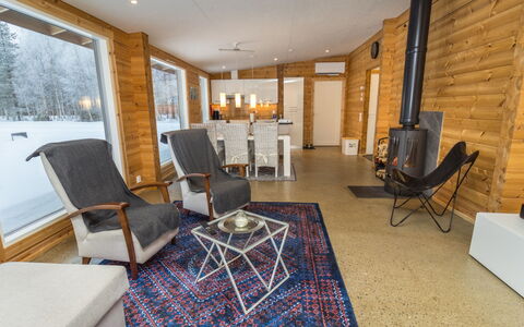 Villa Tuisku: Bois, Meubles, Sol, Design Intérieur, Sol, Chaise, Dur, Tache De Bois, Pièce, Salon