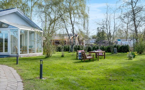 Hane - 750M from the Sea: Bois, Toit, Domicile, Maison, Architecture, Siding, Lot Terre, Chalet, Cabanon, Batiments Jardin