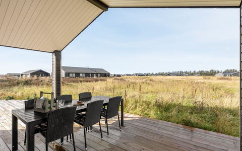 Luisa - 1Km from the Sea: Ombre, Plafond, Structure En Plein Air, Plate-Forme, Dur, Porche, Planche, Daylighting, Batiments Jardin, Pergola