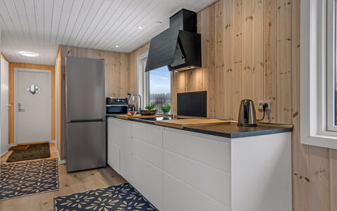 Annukka - 500M from the Sea: Sol, Bois, Cuisine, Principaux Appliance, Appareil De Cuisine, Design Intérieur, Sol, Comptoir, Électroménager, Cabinetry