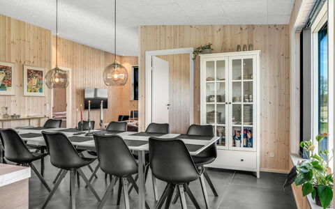 Ilze - from the Sea: Meubles, Design Intérieur, Bois, Sol, Plafond, Luminaire, Table, Sol, Table Cuisine Et Salle A Manger, Salle À Manger