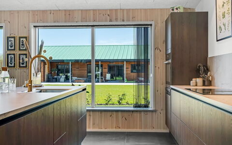 Ilze - from the Sea: Bois, Design Intérieur, Sol, Cuisine, Comptoir, Plafond, Tache De Bois, Dur, Planche, Verre