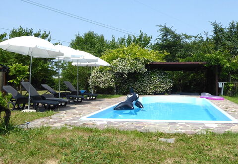 Silea Apartments, Pool, Garden, Treviso: Piscine, Mobilier De Jardin, Parapluie, Recours, Loisir, Meubles, Ombre, Balancelle, Eco Hôtel, Chaise