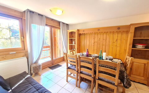 Balcons des Pistes C: Bois, Sol, Design Intérieur, Sol, Meubles, Plafond, Tache De Bois, Dur, Pièce, Parquet