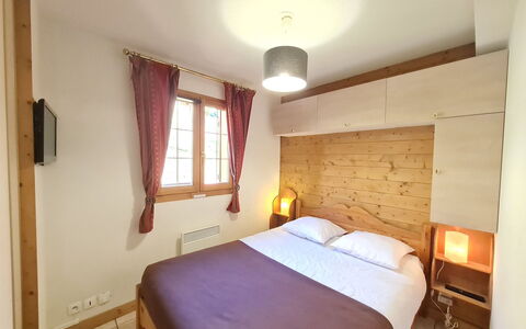 Balcons des Pistes C: Bois, Chambre, Lit, Drap De Lit, Design Intérieur, Sol, Meubles, Literie, Sol, Plafond