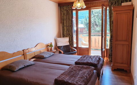 Les Deux Alpes 633: Bois, Meubles, Pièce, Plafond, Tache De Bois, Dur, Chaise, Lit, Chambre, Cabinetry