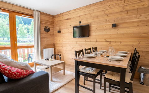 La Turra: Bois, Parquet, Sol, Meubles, Dur, Tache De Bois, Sol, Table Cuisine Et Salle A Manger, Planche, Vernis