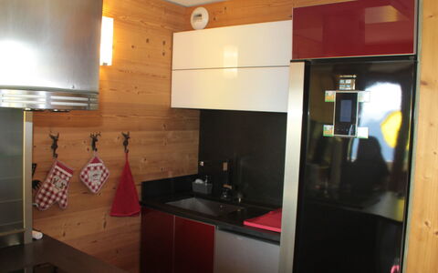 T du Morel a: Appareil De Cuisine, Sol, Cuisine, Principaux Appliance, Comptoir, Bois, Design Intérieur, Cabinetry, Électroménager, Meubles
