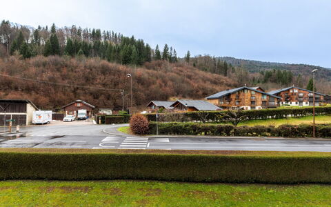 Residence des Neiges: Maison, Paysage, Zone Résidentielle, Toit, Domicile, Zone Rurale, Station De Montagne, Pente, Banlieue, Village