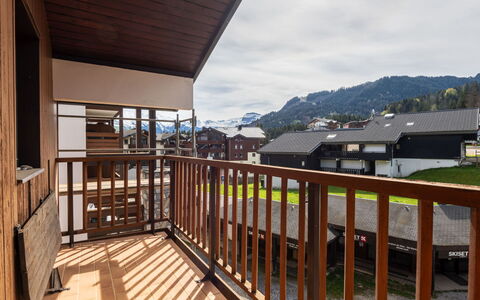 Morillon 639: Bois, Balcon, Appartement, Porche, Dur, Tache De Bois, Ombre, Planche, Lumber, Siding