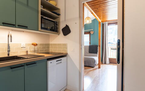 Morillon 639: Design Intérieur, Bois, Meubles, Sol, Comptoir, Sol, Cuisine, Principaux Appliance, Cabinetry, Pièce