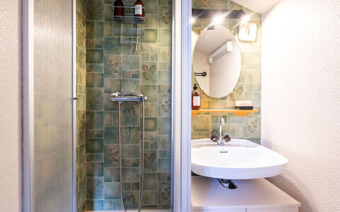 Morillon 639: Salle De Bains, Luminaire Plomberie, Lavabo, Design Intérieur, Sol, Évier, Sol, Plomberie, Robinet, Douche