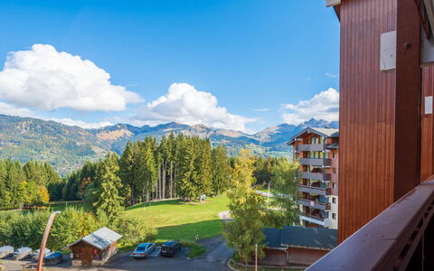 Les Eterlous: Zone Résidentielle, Station De Montagne, Appartement, Chaîne De Montagnes, Mélèze, Condominium, Vallée, Alpes, Balcon