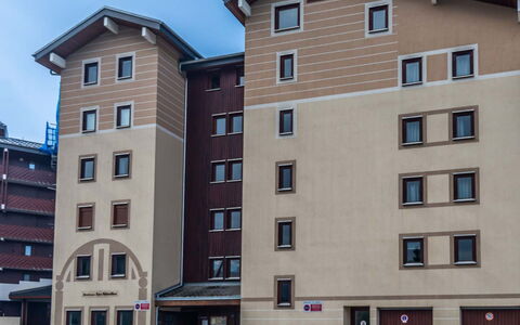 Les Sitelles: Bâtiment, Fenêtre, Appartement, Zone Résidentielle, Façade, Zone Urbaine, Quartier, Condominium, Design Urbain, Établissements Humains