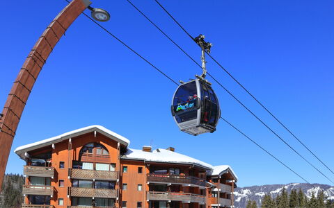 Les Sitelles: Des Loisirs, L'Hiver, Neige, Gelé, Station De Ski, Glacial Relief, Piste, Ski, Vacances