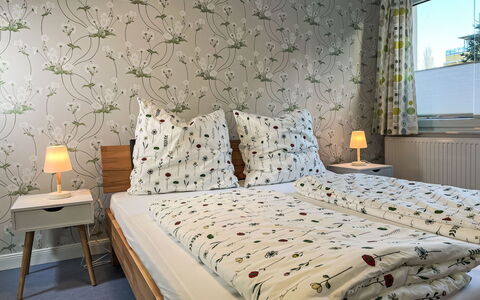 Seeglück: Meubles, Lit, Design Intérieur, Chambre, Drap De Lit, Sol, Sol, Literie, Linge, Textile