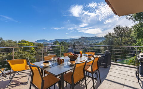 Casa Caminu: Bateau, Appartement, Navire, Balcon, Mobilier De Jardin, Chaise, Marina, Architecture Navale, Port, Port