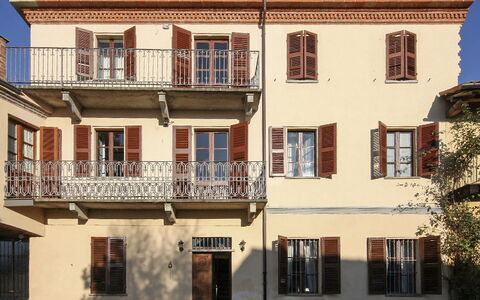 Relais San Desiderio: Bateau, Appartement, Navire, Balcon, Mobilier De Jardin, Chaise, Marina, Architecture Navale, Port, Port