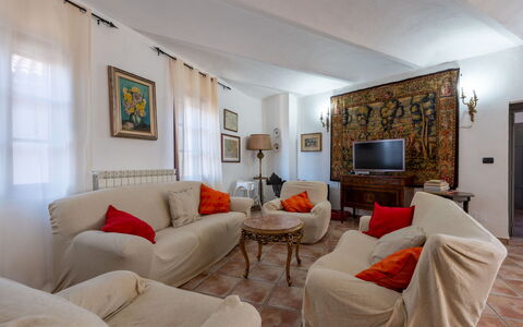 Relais San Desiderio: Meubles, Design Intérieur, Canapé, Mur, Sol, Salon, Table, Plafond, Pièce, Sol