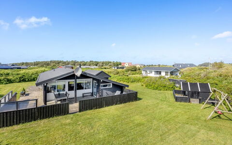 Erblin - 400M from the Sea: Biens, Ombre, Allée, Ferme