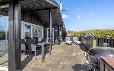Erblin - 400M from the Sea