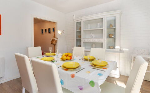 Cosy Flat: Biens, Cour, Balcon, Villa