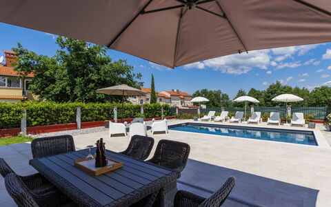 Villa Rubil: Piscine, Mobilier De Jardin, Meubles, Parapluie, Recours, Chaise, Tableau De Plein Air, Jardin, Patio, Balancelle