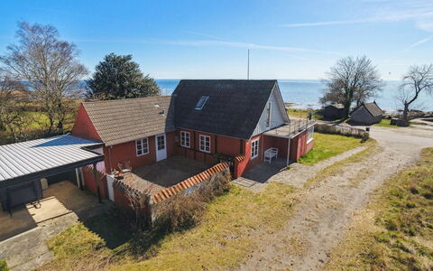 Hakon - 40M from the Sea: Maison, Toit, Domicile, Chalet, Cabanon, Batiments Jardin, Siding, Cour, Cabane En Rondins, Cabane