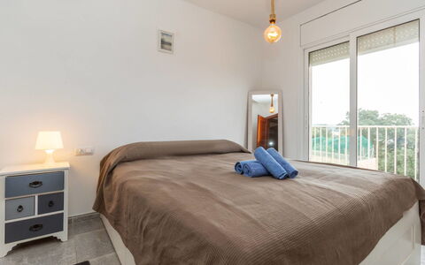 Polancre: Meubles, Lit, Design Intérieur, Chambre, Sol, Sol, Literie, Drap De Lit, Pièce, Bois
