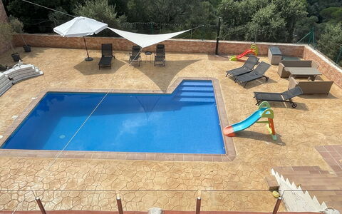 Polancre: Piscine, Recours, Mobilier De Jardin, Composite, Balancelle, Parapluie, Loisir, Ombre, Caractéristique De L'Eau, Chaise