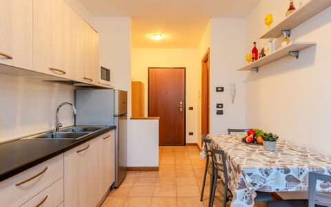 Teto: Design Intérieur, Sol, Sol, Pièce, Plafond, Appartement, Parquet, Tache De Bois, Chaise, Dur