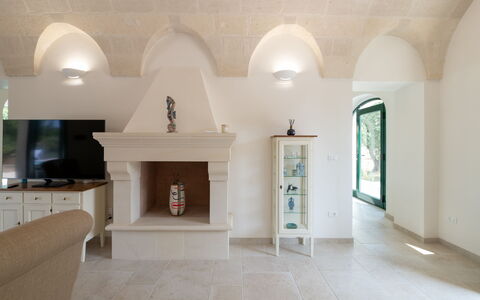 Villa Prestige: Mur, Sol, Design Intérieur, Sol, Meubles, Plafond, Éclairage, Pièce, Luminaire, Salon