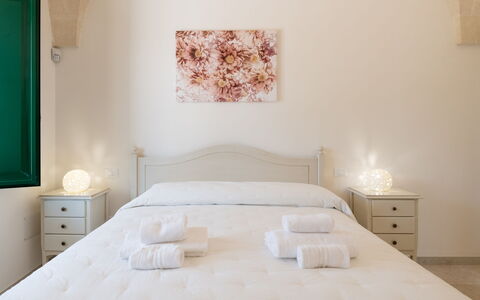 Villa Prestige: Design Intérieur, Plafond, Sol, Chambre, Meubles, Lit, Pièce, Cadre De Lit, Appartement, Literie