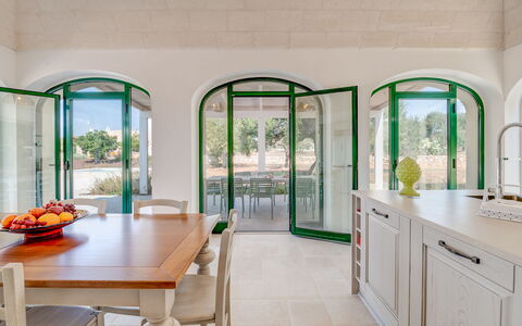 Villa Prestige: Meubles, Design Intérieur, Sol, Table, Chaise, Éclairage, Plafond, Table Cuisine Et Salle A Manger, Salle À Manger, Sol