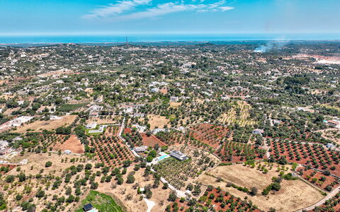 Villa Prestige: Jour, Zone Résidentielle, Photographie Aérienne, Vue Du Ciel, Zone Urbaine, Paysage, Quartier, Banlieue, Horizon, Design Urbain