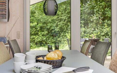 Gorica - 30Km from the Sea: Meubles, Design Intérieur, Table, Salle À Manger, Vaisselle, Table Cuisine Et Salle A Manger, Chaise, Domicile, Luminaire, Verre